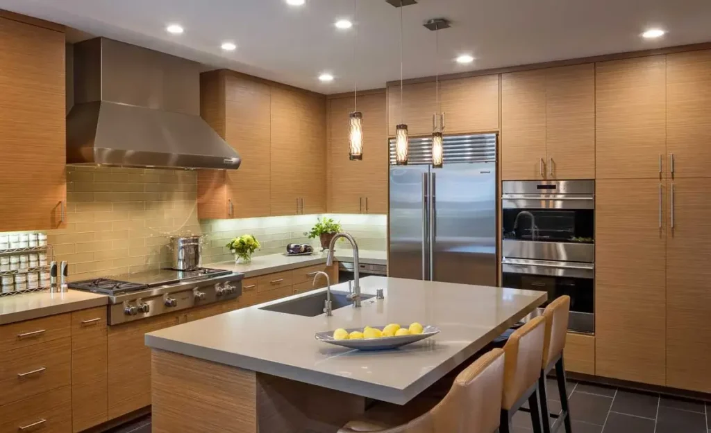 الإضاءة في تصميم مطابخ مودرن صغيرة